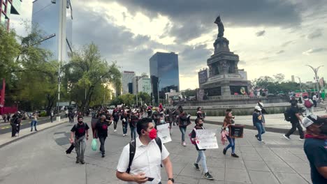 Frontalaufnahme-Des-Studentenstreiks-In-Mexiko-Stadt