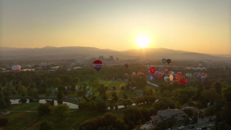 Hot-air-balloons-floating-above-Boise,-Idaho-in-the-Spirit-of-Boise-festival