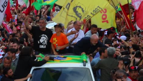 Präsident-Lula-Feiert-Den-Sieg-Mit-Unterstützern-Nach-Dem-Sieg-Bei-Den-Wahlen-Im-Oktober-2022