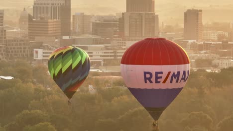 Remax-insurance-hot-air-balloon-floating-above-a-city