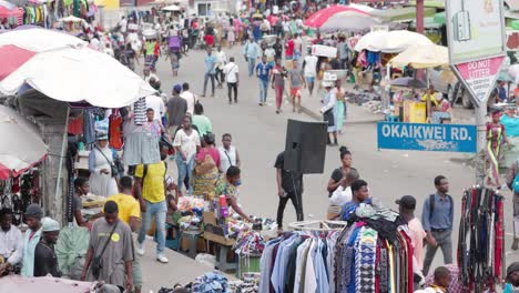 Ghana-Traditioneller-Historischer-Großhandels--Und-Einzelhandelseinkaufsmarkt-In-Der-Innenstadt