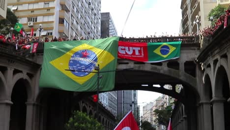Flags-spread-over-the-city-of-Porto-alegre-show-hostility-to-the-Bolsonaro-electoral-campaign-after-the-results