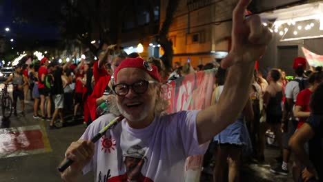 Der-Brasilianische-Präsident-Luis-Inacio-Lula-Da-Silva-Feiert-Seinen-Sieg-Bei-Den-Präsidentschaftswahlen-2022