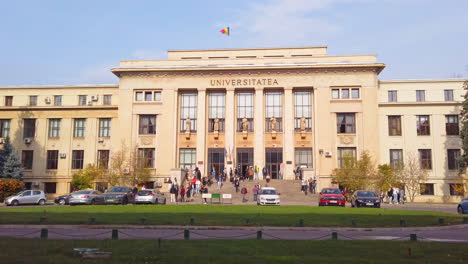 La-Universidad-De-Derecho,-Bucarest-Rumania