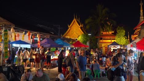 Multitudes-Ocupadas-En-El-Mercado-Nocturno-De-Tailandia