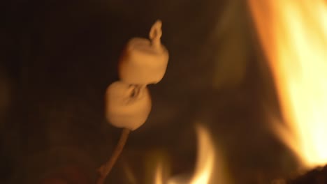 Grilled-Marshmallows-On-Stick-Over-Bonfire.-Close-Up
