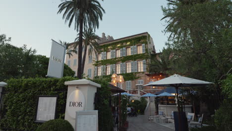 Entrance-Of-Dior-Cafe-des-Lices-In-Saint-Tropez,-France