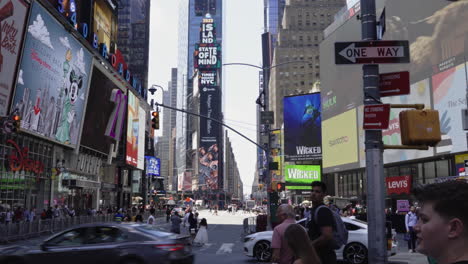 Busy-area-around-Times-Square-in-New-York,-USA