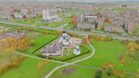 Luftaufnahme-Der-Orthodoxen-Kirche-Pokrov-nikolskaya,-Die-Kirche-Steht-Im-Südlichen-Teil-Der-Stadt-Klaipeda