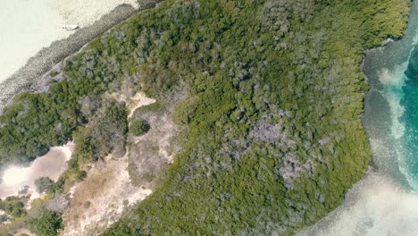 Erstaunliche-Luftaufnahmen-Von-Oben-Nach-Unten-Zeigen-Den-Tropischen-Archipel-Und-Die-Riffbarriere-Buchiyaco-Los-Roques