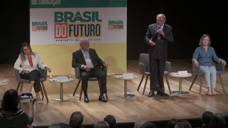 Luiz-Inácio-Lula-Da-Silva-Ha-Sido-Elegido-Próximo-Presidente-De-Brasil-En-Conferencia-De-Prensa-En-La-Capital