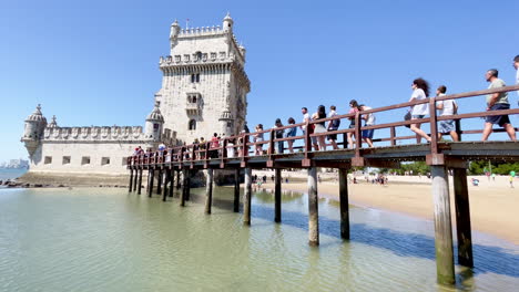 Recorrido-Turístico-Con-La-Histórica-Torre-De-Belem-En-La-Capital-De-Portugal