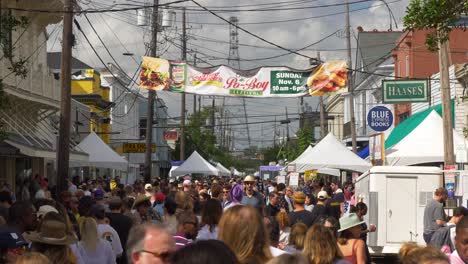 Multitud-Oak-Street-Nueva-Orleans-Poboy-Festival