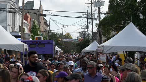 Crowded-Oak-Street-Poboy-Fest-New-Orleans