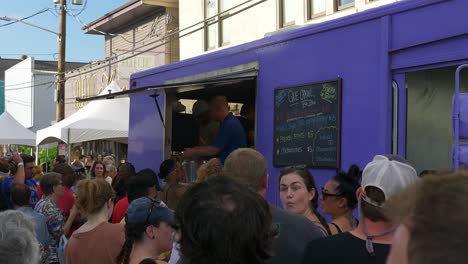 Camión-De-Comida-Poboy-Fest-Multitud-Día-Nueva-Orleans