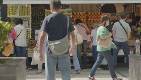 Lokaler-Markt,-Der-Obst-Im-Straßenhändler-Verkauft