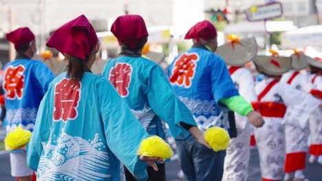 Tanzen-Beim-Traditionellen-Ohara-festival-In-Kagoshima,-Kyushu,-Japan