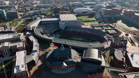 Aerial-view-around-the-University-of-Cincinnati,-sunny,-fall-day-in-USA---orbit,-drone-shot