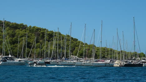 Marina-Frapa-parking-bay-with-sailboats-being-parked
