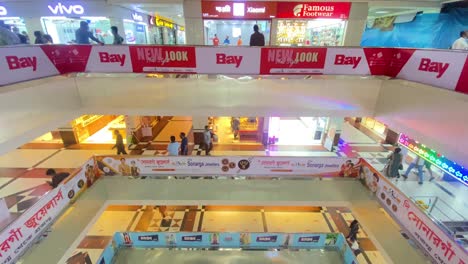 People-enjoy-day-in-Bashundhara-City-Shopping-Mall