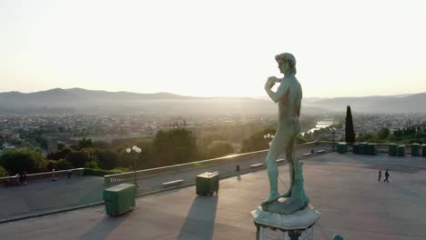 Michelangelos-David-Statue-Mit-Dem-Panorama-Von-Florenz,-Italien