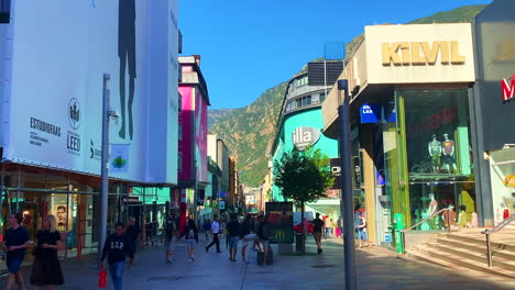 People-walking,-shopping,-and-buildings-of-Andorra-La-Vella