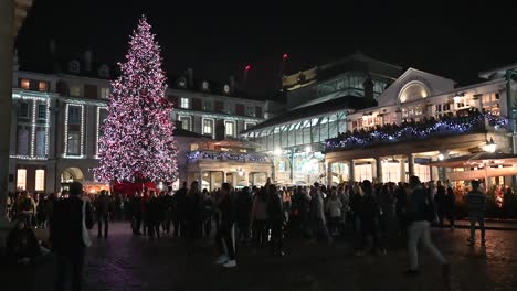 Der-Covent-Garden-Weihnachtsbaum,-London,-Vereinigtes-Königreich