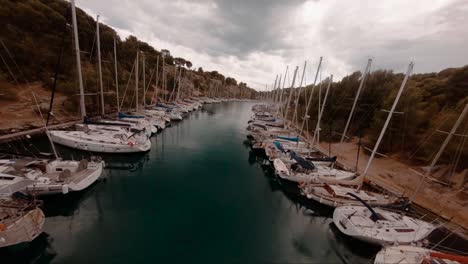 The-huge-sail-boat-marina-of-Cassis,-France