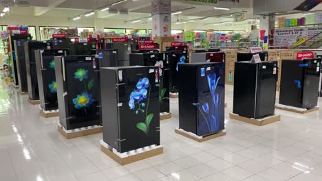 On-display-are-several-new-refrigerator-coolers-in-the-store-with-competitive-prices