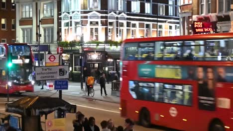 Multiple-Buses-Along-Liverpool-Street-In-The-Evening,-London,-United-Kingdom