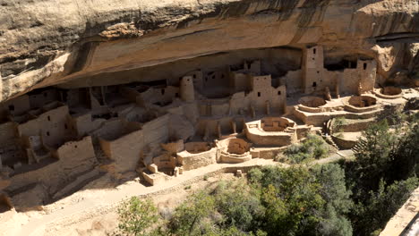 Cliff-Palace-Ancestral-Pueblo-Dwelling-Ruins-in-Canyon-at-Mesa-Verde
