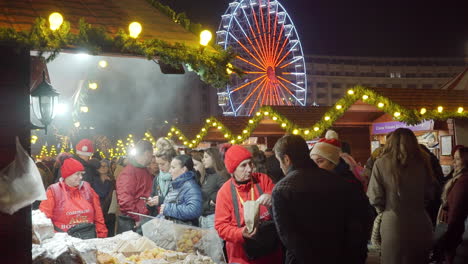 Bukarest-Weihnachtsmarkt,-Riesenrad-Und-Beleuchtung,-Bukarest,-Rumänien