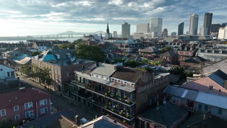 Beautiful-New-Orleans-skyline-from-French-Quarter