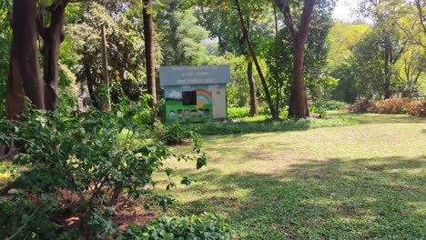 Veermata-Jijabai-Bhosale-Udyan-Y-Zoo-Bal-Sangopan-Sala-O-Sala-De-Cuidado-Infantil-En-Byculla-Zoo-Mumbai
