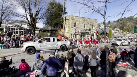 the-blowing-rock-christmas-parade