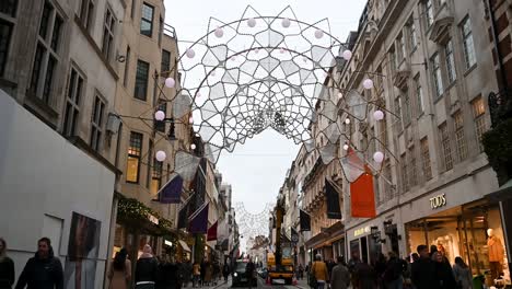 Die-Weihnachtsbeleuchtung-In-Der-New-Bond-Street,-London,-Vereinigtes-Königreich