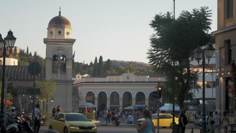La-Iglesia-Del-Campanario-Pantanassa-Vista-En-La-Plaza-Monastiraki