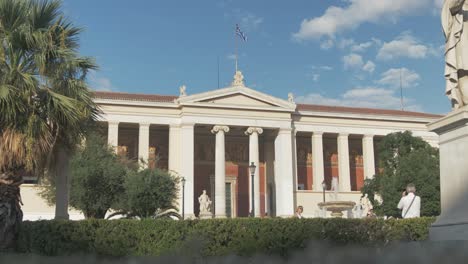 Edificio-De-La-Universidad-Nacional-Kapodistrian-Arquitectura-Espectacular