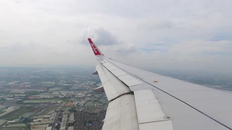 Air-Asia-flight-landing-in-Bangkok,-Thailand