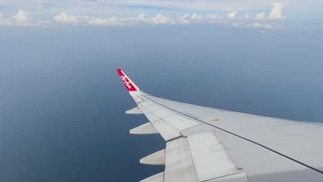 Air-Asia-flight-rotating-over-open-ocean