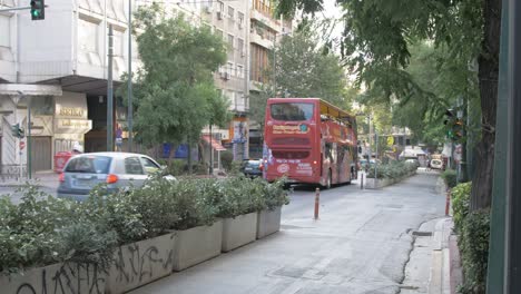 Innerstadt-Athen-Verkehr-Fährt-Durch-Die-Stadt