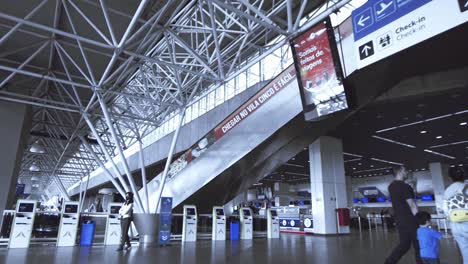 Viajeros-En-El-Aeropuerto-Internacional-Brasilia-presidente-Juscelino-Kubitschek