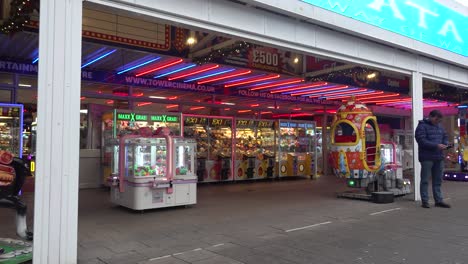 Arcade-A-Lo-Largo-Del-Paseo-Marítimo-De-Skegness,-Reino-Unido.-30.11.22