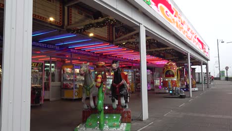An-arcade-centre-close-to-the-Skegness-seafront-in-Lincolnshire,-UK