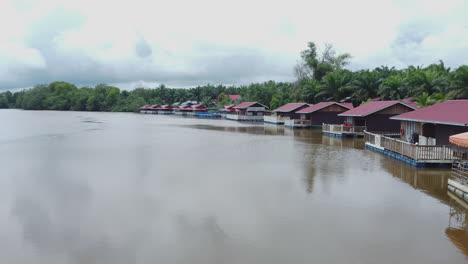 Drone-view-of-floating-guest-houses-in-Rompin-Pahang,-Malaysia