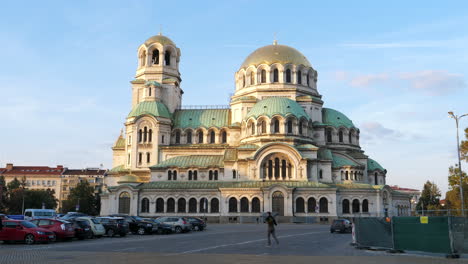 Catedral-De-Alexander-Nevsky-En-Arquitectura-Neobizantina-En-Sofia,-Bulgaria