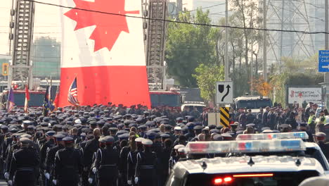 Toronto-Polizei-In-Form-Während-Der-Begräbniszeremonie-Von-Offizier-Andrew-Hong