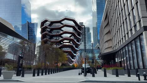 The-Vessel-structure-in-Hudson-Yards-Redevelopment-Project-in-Manhattan,-New-York-City,-New-York---cityscape-time-lapse-Tourist-attraction