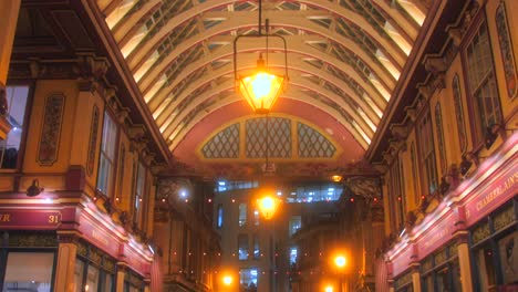 Inside-The-Leadenhall-Market-With-Vintage-Ceiling-Lamps-In-London,-England