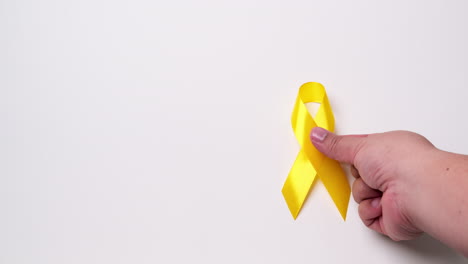Suizidpräventionstag,-Kindheits-,-Sarkom-,-Knochen--Und-Blasenkrebsbewusstseinsmonat-Und-Gelbes-Band-Zur-Unterstützung-Des-Lebens-Und-Der-Krankheit-Von-Menschen